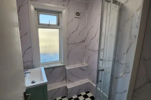 6A Surrey Street Shower Room 3 (3)