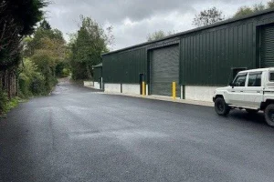 FABULOUS UNIT/YARD - TO LET